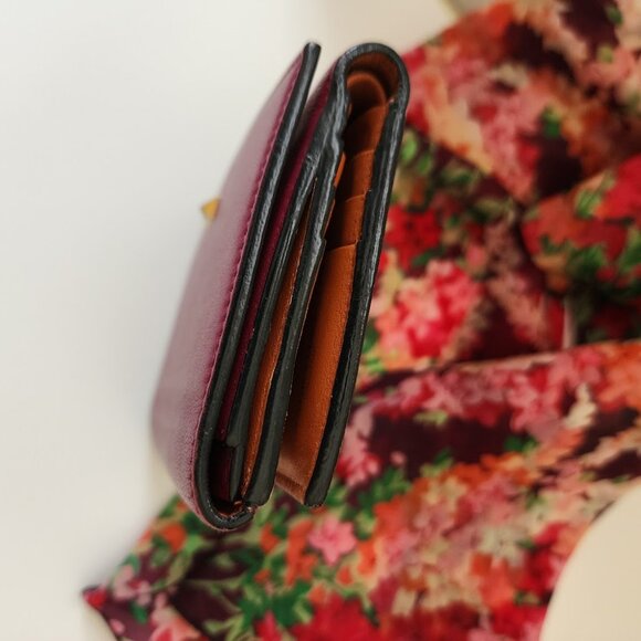 Valentino Garavani Rockstud Smooth Leather Bifold Wallet - Picture 6 of 15